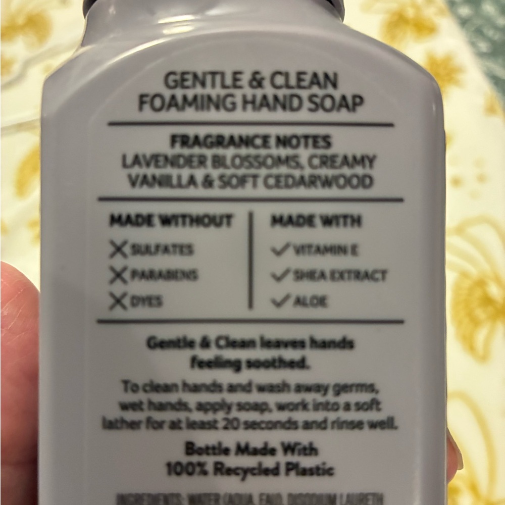 NWT Bath & Body Vanilla Ease 4 Pc Foaming Hand Soap - Picture 2 of 6